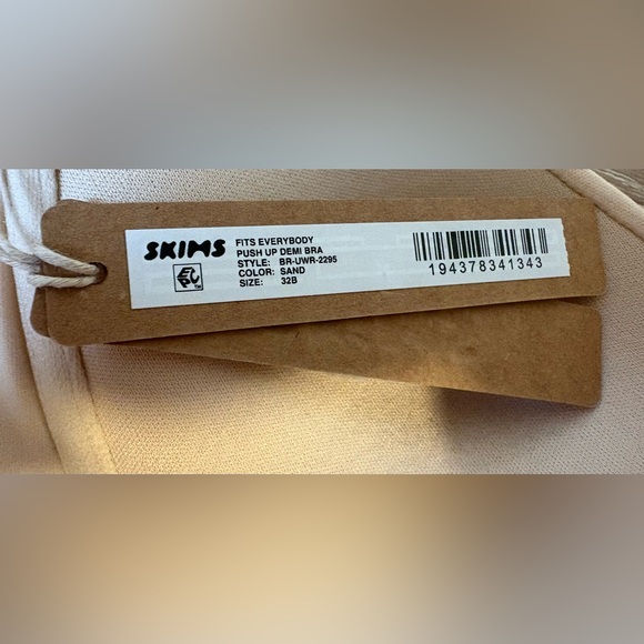 SKIMS Kim Kardashian Fits Everybody Demi bra 32B new with tags - Picture 4 of 4